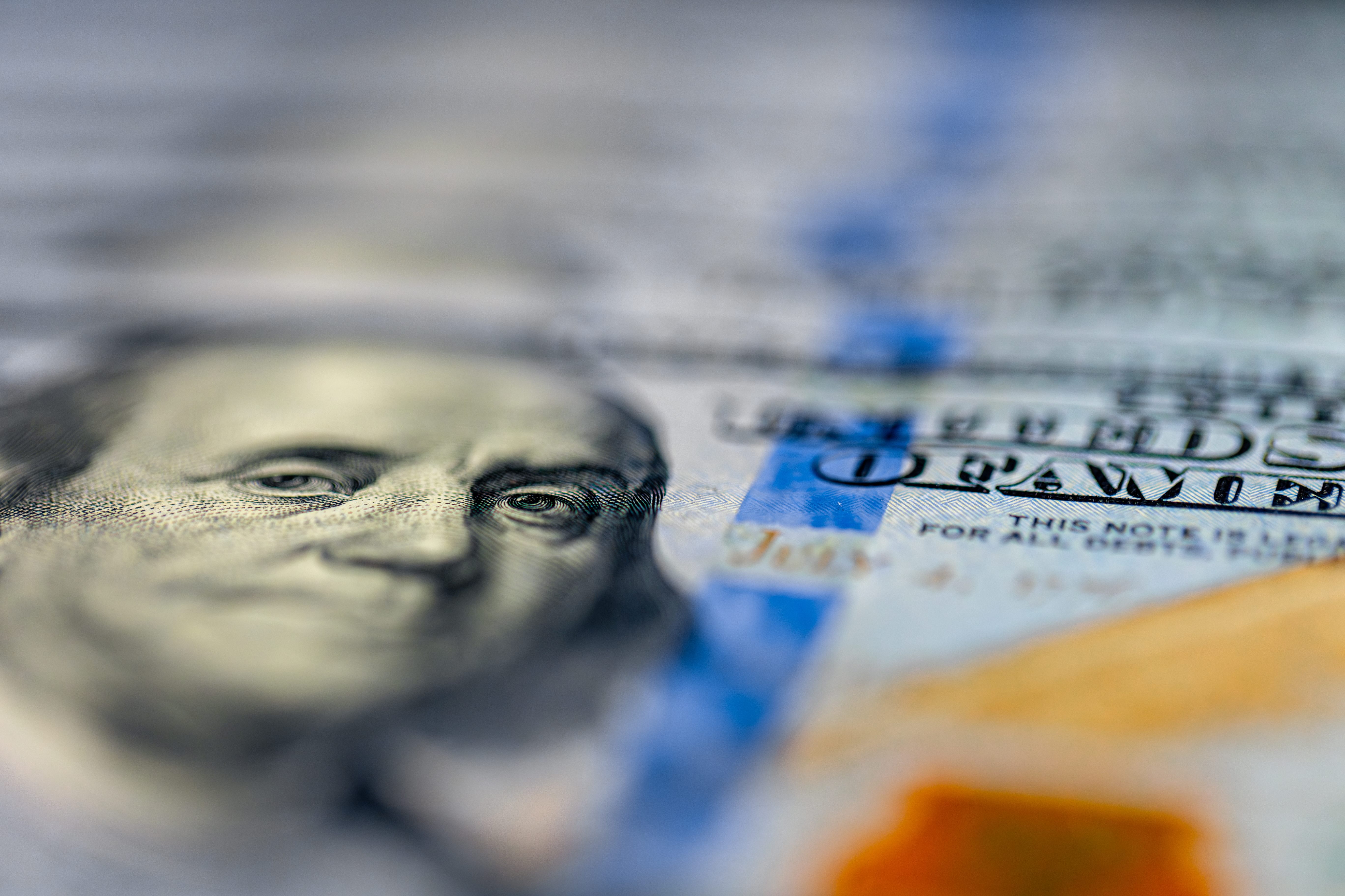 Kantor czy bank — gdzie lepszy kurs wymiany w 2026 roku?